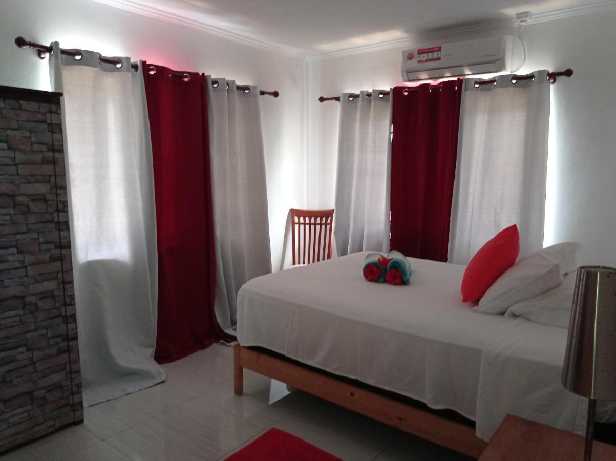 Les Forbans Selfcatering Apartment Takamaka Dış mekan fotoğraf